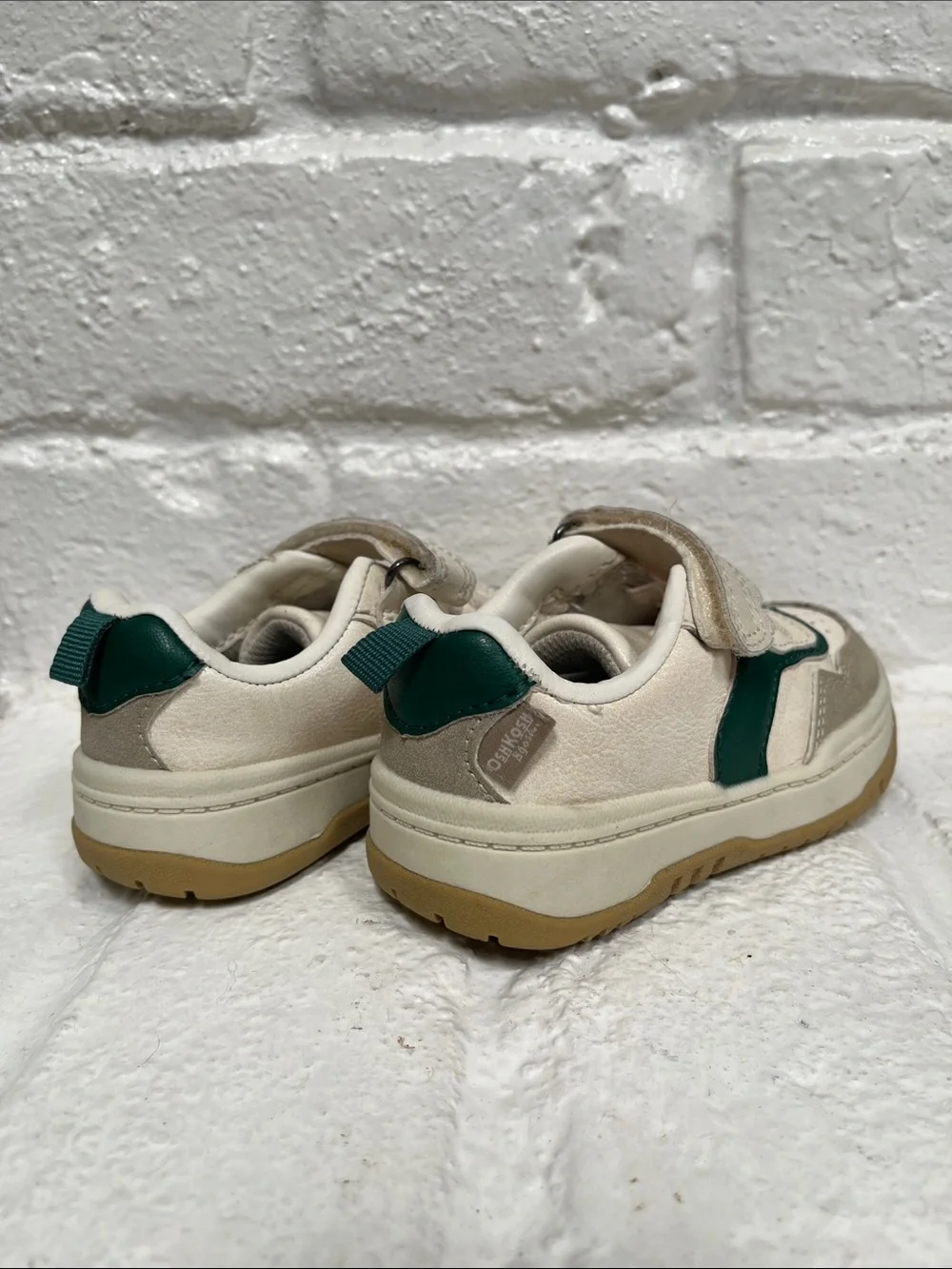 OshKosh b’Gosh Toddler Easy-On White & Green Casual Sneakers